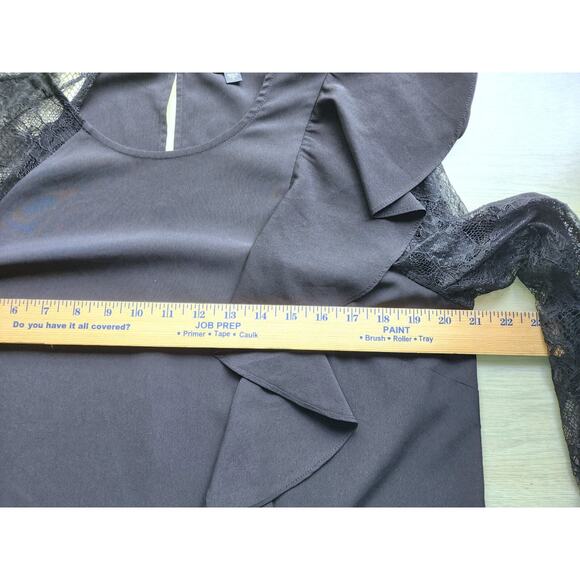 TOP/BLOUSE-GUESS-Black-Front Ruffle-Long Lace Sleeves-Pullover-Size LRG - Picture 9 of 13